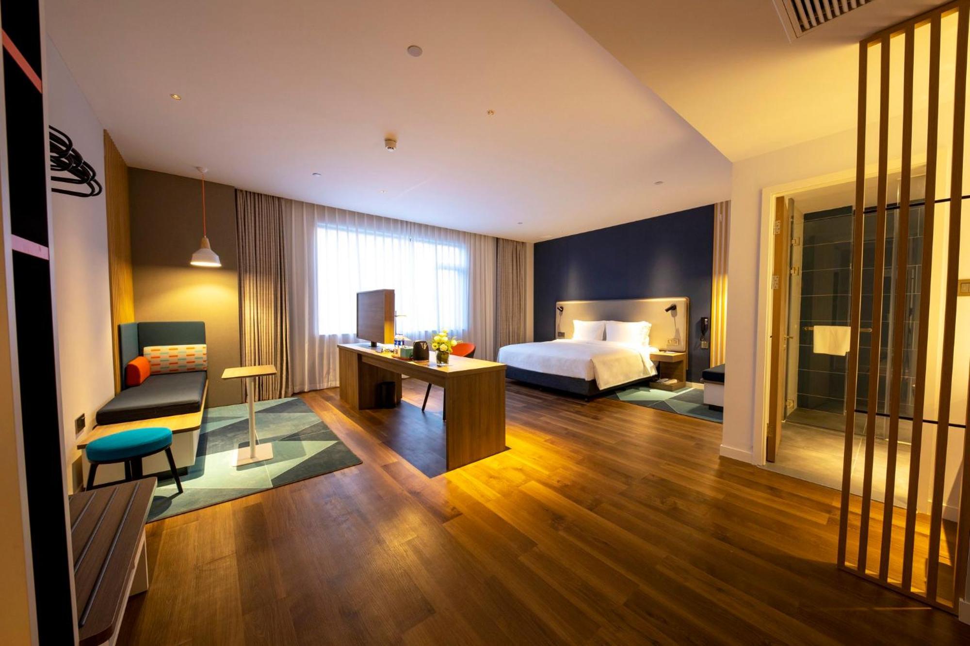 Holiday Inn Express Shanghai Jiading New City By Ihg Exteriör bild